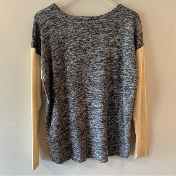 🤍Anthropologie Comme Toi Navy and Cream Slit Top - Picture 8 of 8